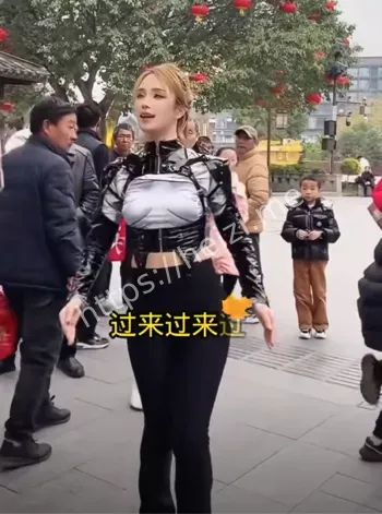 人形机器人