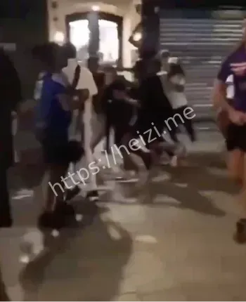 13名警察受伤