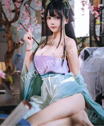 白嫩少女