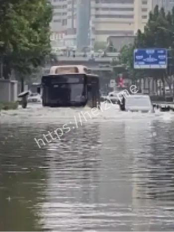暴雨红色预警