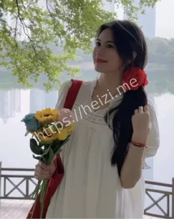 90后美女教授朱祺祺