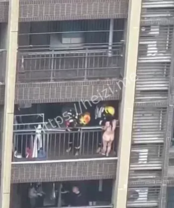 女业主爬楼