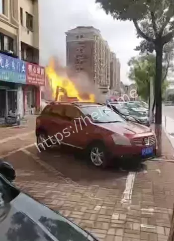 烈焰翻涌