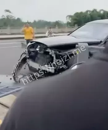 劳斯莱斯碰撞