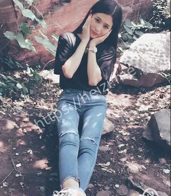 清纯高颜值校花