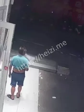 警方击毙疯牛