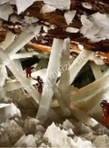 奈卡水晶洞巨型晶体