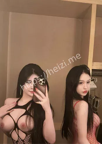 前凸后翘长腿双峰