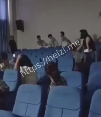 家长下跪视频曝光事件