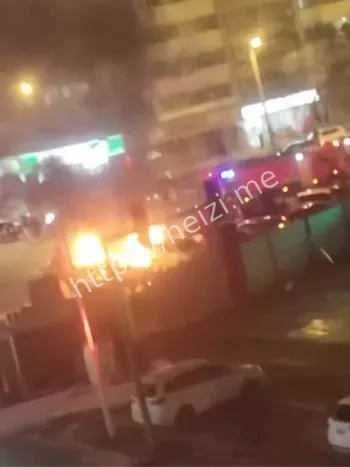 太原Polo十字路口自燃