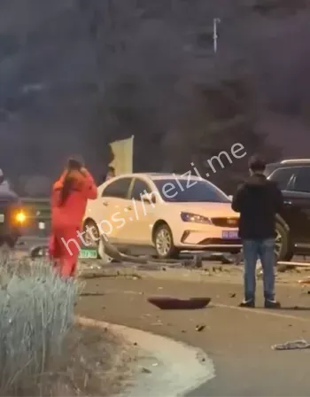 吊车失控多车相撞事故