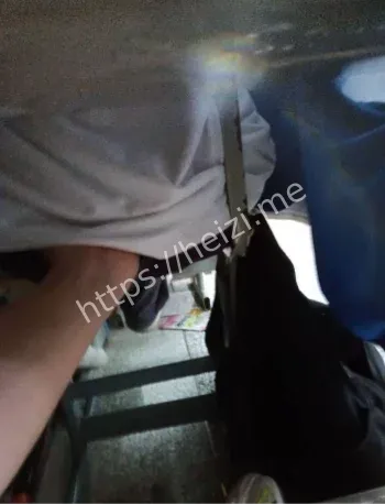 清苑职教中心黑丝眼镜妹自拍流出