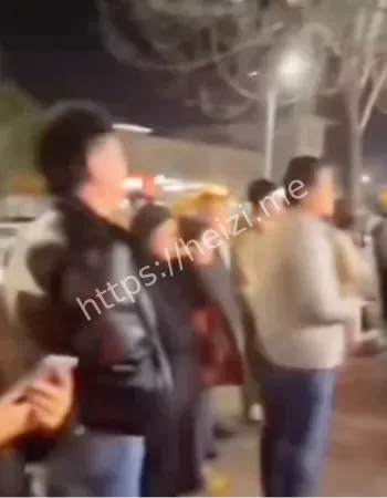 阳信老一中对面连环撞车