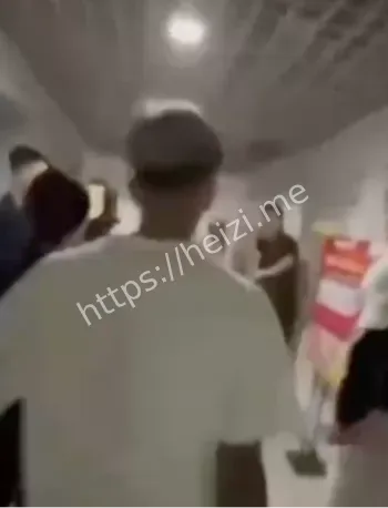 国服典韦精神小伙消防斧砍人视频