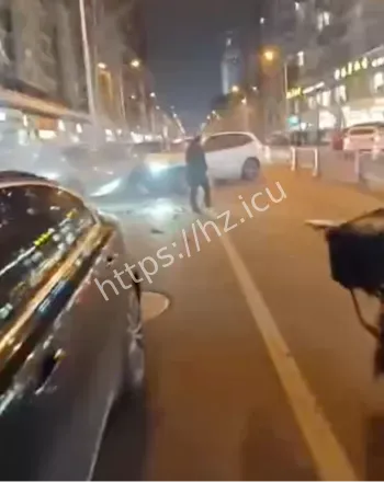 四川乐山交通事故