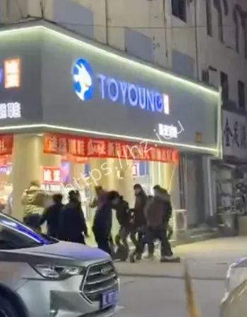 十几个精神小伙