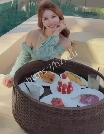 扮淫装母狗伺候金主