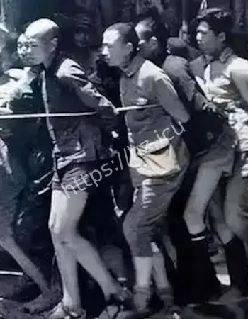 铁网盖住的首洗井