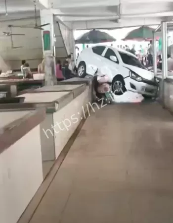 贵港菜市场冲撞事件
