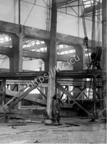 药厂老电梯灯灭送人传说