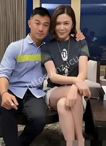 62岁找27岁男友曝光