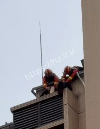 消防员英雄救美