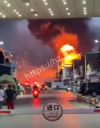 仓库突发大火