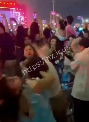 女粉