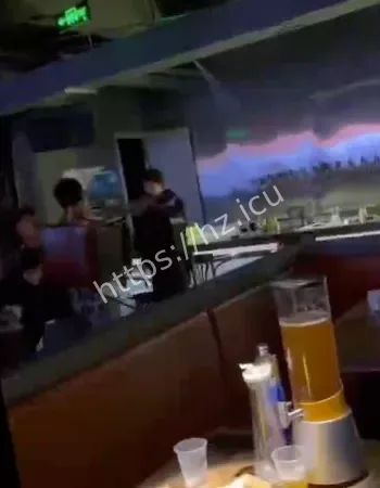 重庆酒吧袭警事件