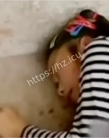 女孩吞蛇蛋腹中繁殖