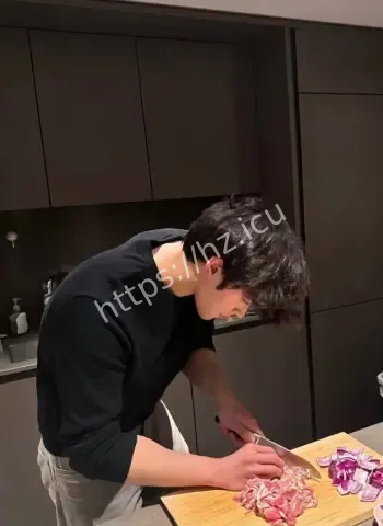 JASON吴傍富婆圈钱