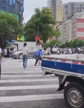 驱赶小贩