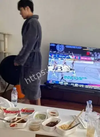 鹿晗多次出轨司晓迪