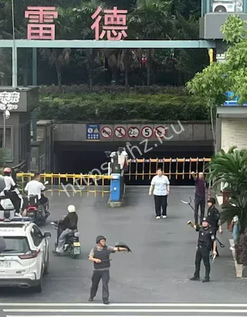 男子持刀伤人
