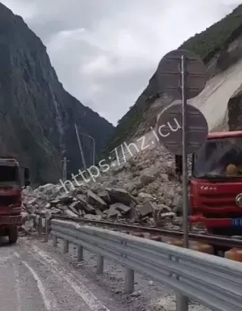 虎跳峡山体滑坡事件