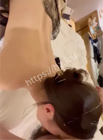 张彤彤乖巧反差事件