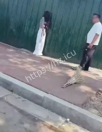 老公街头怒吼